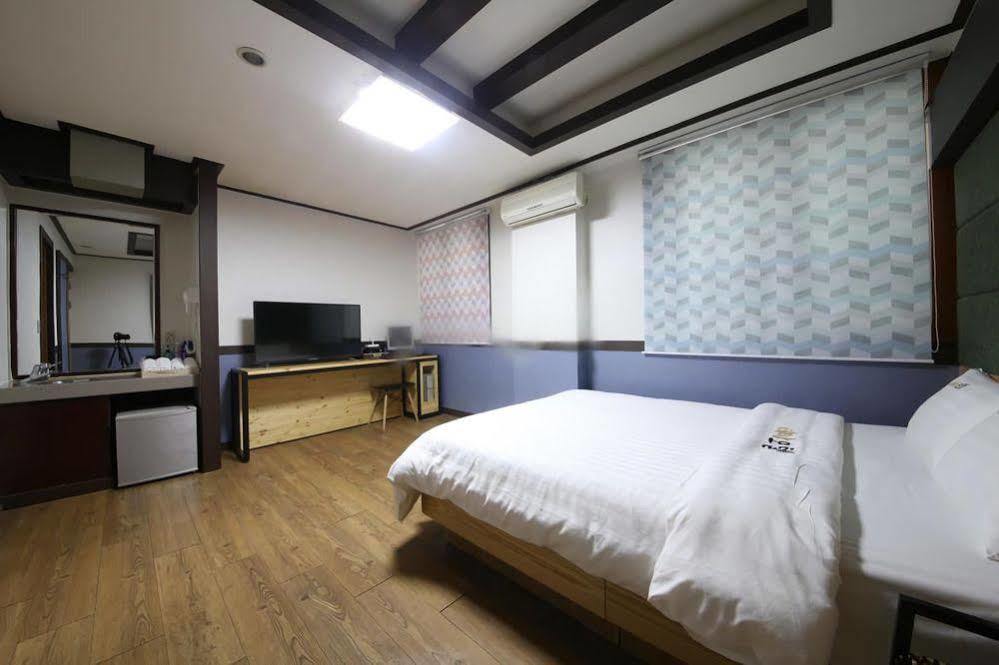 Theme Motel Mokpo Eksteriør billede